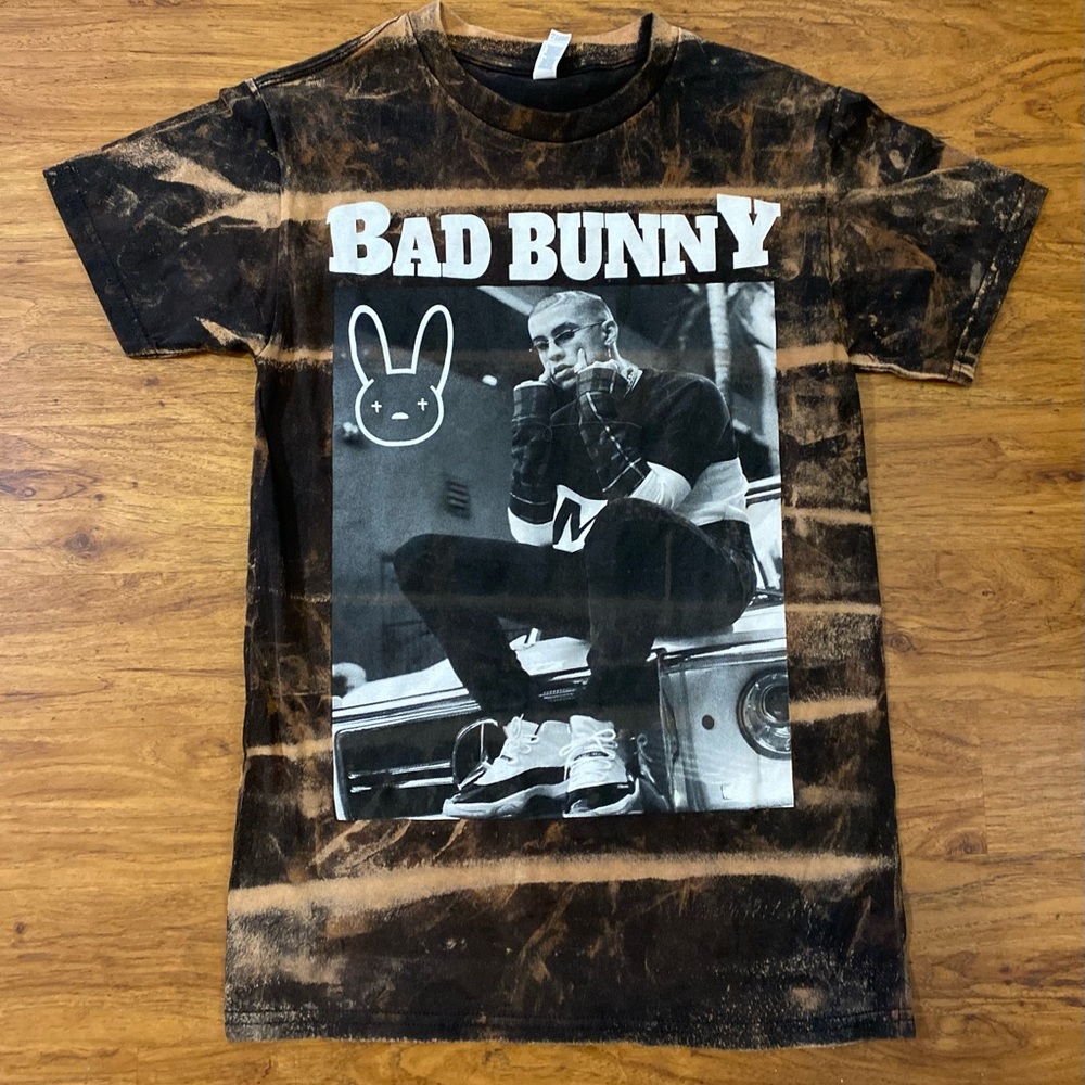 Bad Bunny Tour Tie Dye Graphic T-shirt S Rapper Singer Artist Rare Tee